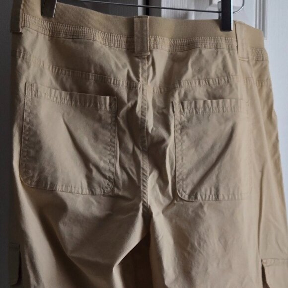 New Laura Roll Tab Cuff Crop Cargo Pants Size 10 Beige - Picture 3 of 4